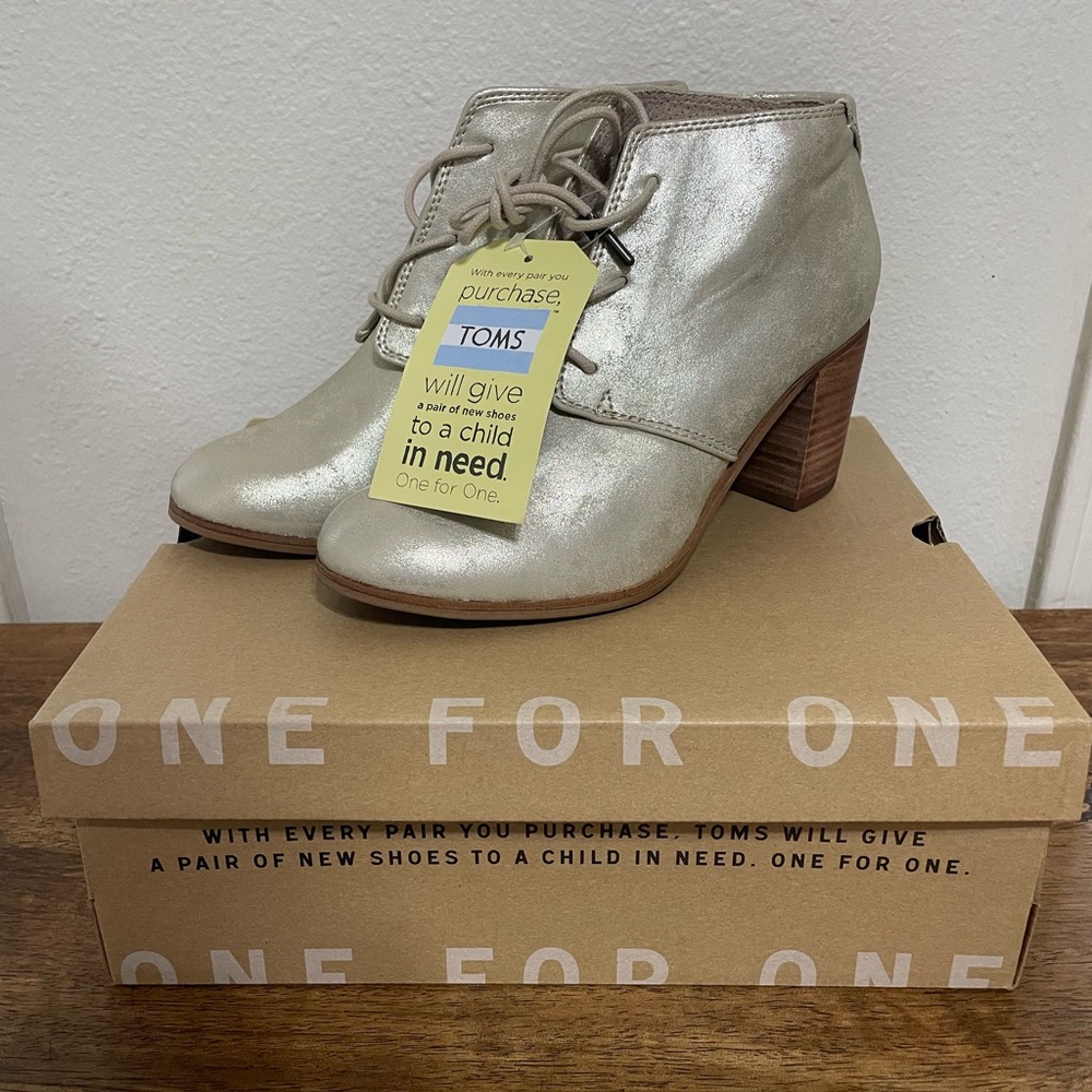 Toms Women’s Ankle Boots, size 7.5, gold, NWT